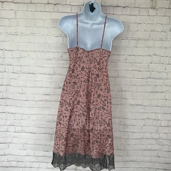 Victoria’s Secret sleepwear lace satin lingerie gown size XS - Picture 2 of 14